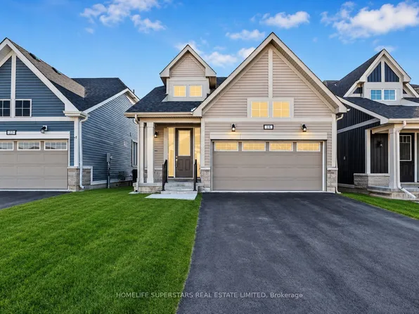 18 Oakmont Dr, Loyalist, ON K0H 1G0