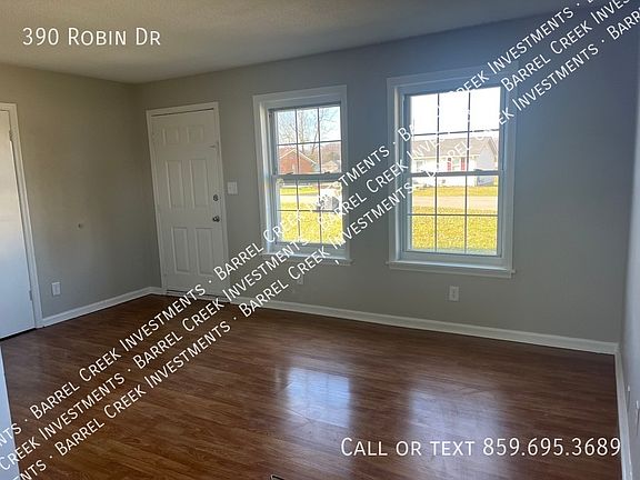 3rd image of 390 Robin Dr