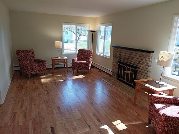 4th image of 2125 Bloomfield Ave