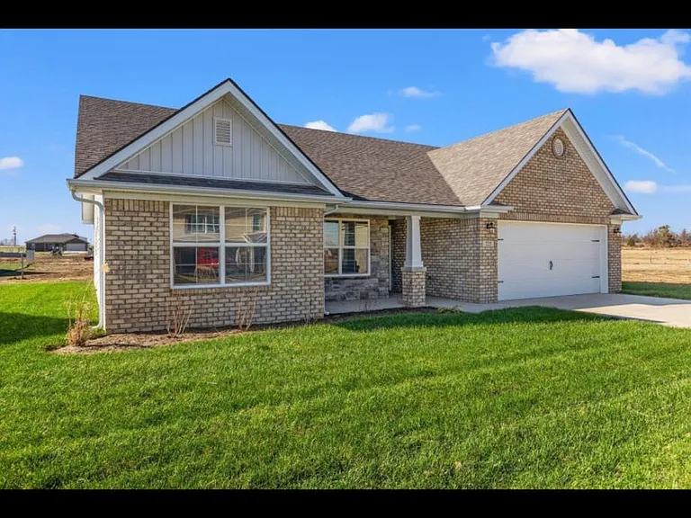 340 Pageant Dr — Photo 2