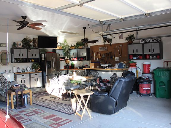 5th image of 1042 W Bosch Dr