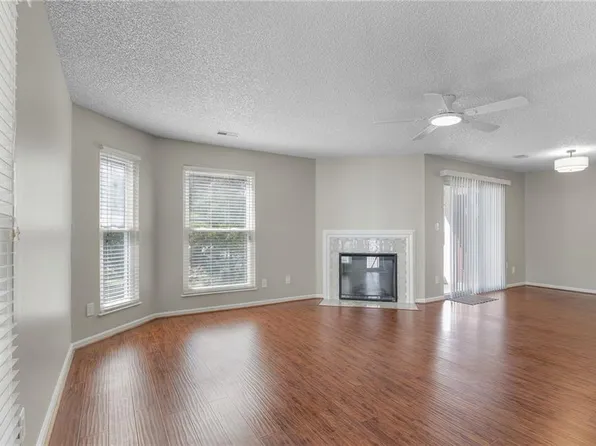 514 24th St APT 205, Virginia Beach, VA 23451