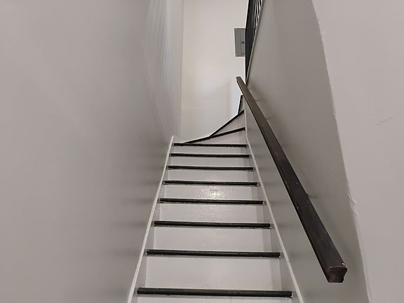5th image of 702 Broadway Floor 2
