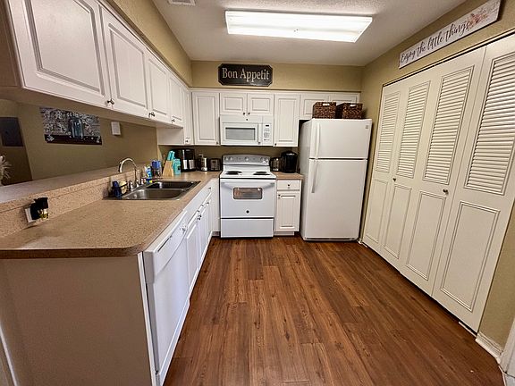 3rd image of 100 Riverwind Way #Ee8618dcc