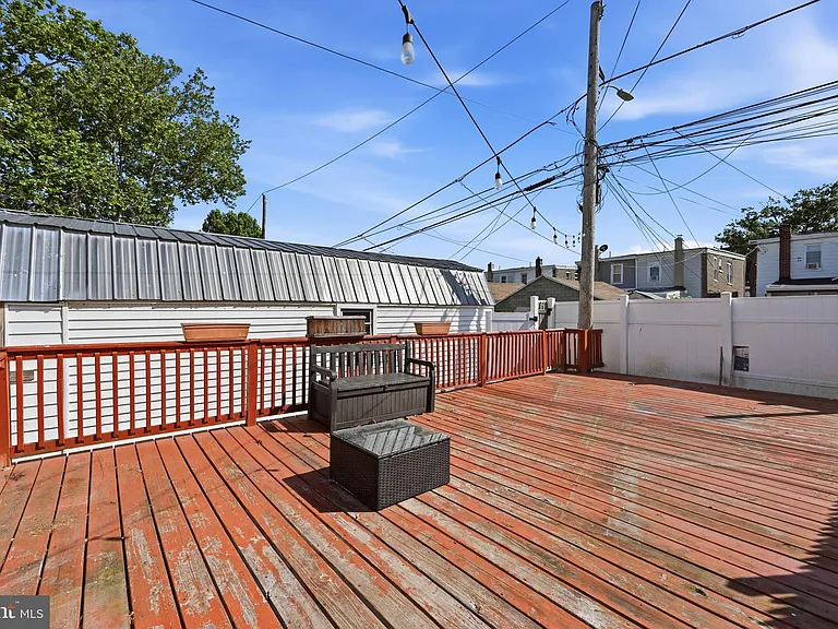 1015 McClenahan Ter — Photo 22
