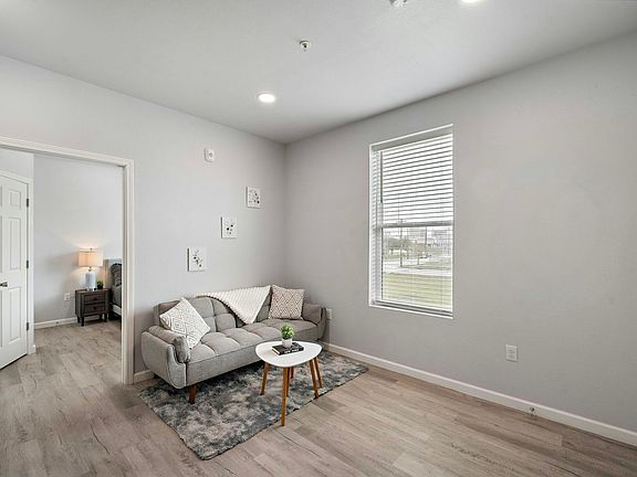 2nd image of 2813 Church St #D