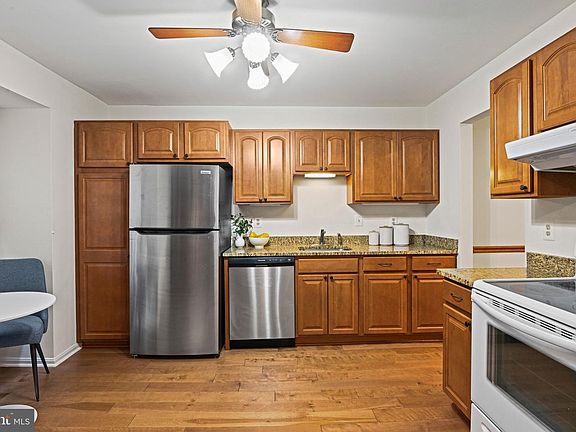 5th image of 5706 Lakeside Oak Ln