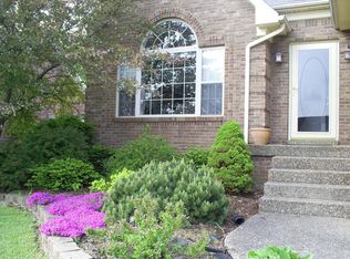 111 Cherokee Cir, Mount Washington, KY 40047