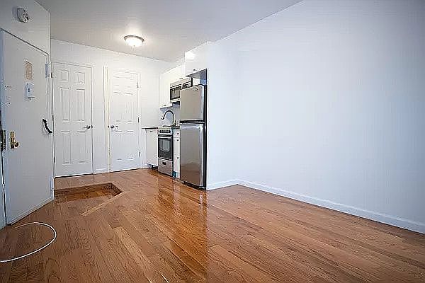 2nd image of 424 E 14th St APT 1D
