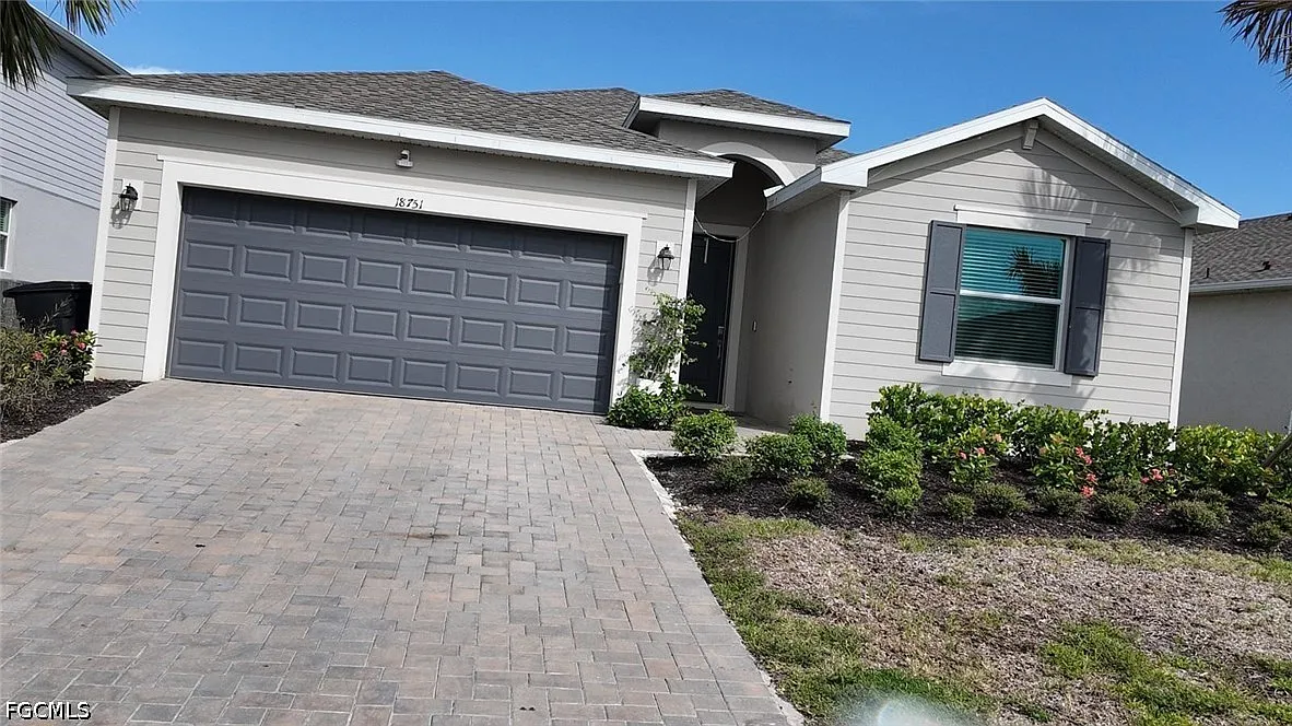 4 bed, 3.0 bath, 2032 sqft, $2,500 — Photo 1