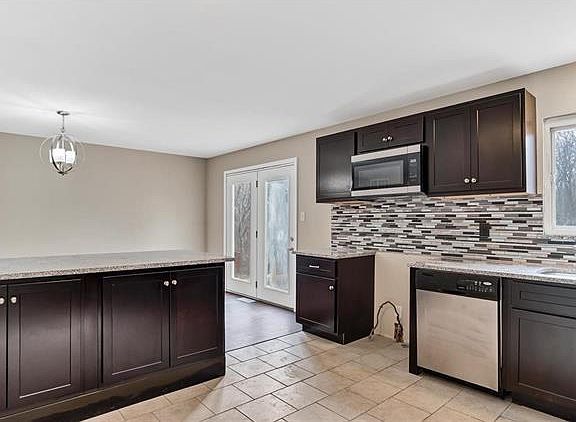 4th image of 6872 Foxbend Ct