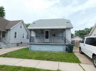 22615 Maxine St, Saint Clair Shores, MI 48080