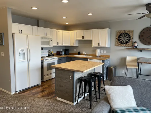 1313 Hillcrest Park Ct #6, Anchorage, AK 99515