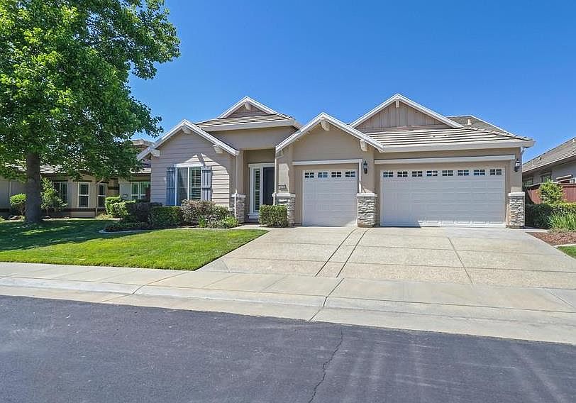 1st image of 2438 Langtree Dr