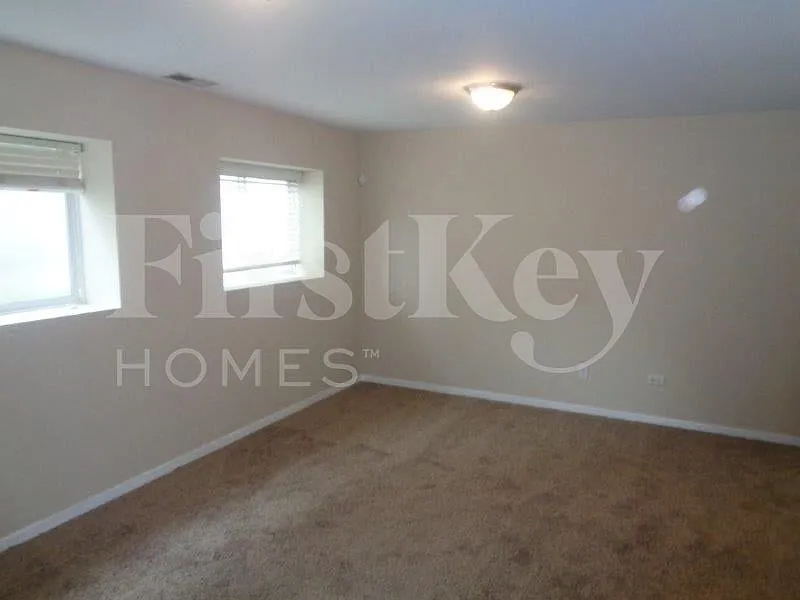 4 bed, 2.0 bath, 1728 sqft, $2,660 — Photo 4