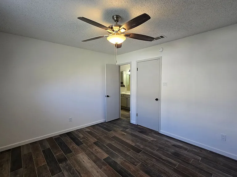 2408 Windmill Dr — Photo 8