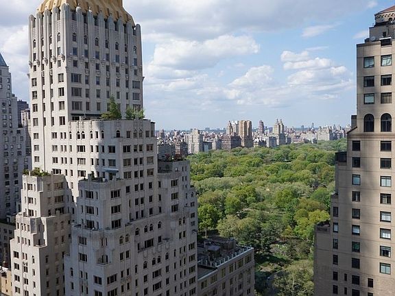 2nd image of 58 W 58th St APT 31F