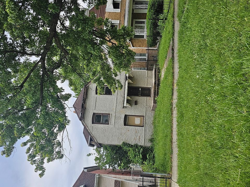 2nd image of 8852 S Michigan Ave