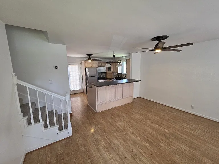 135 Grenadier Dr — Photo 5