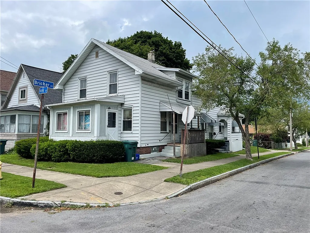 96 Yates St photo 1