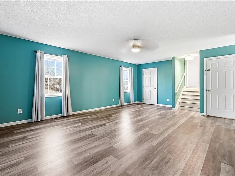 186 Franklin Ct — Photo 18