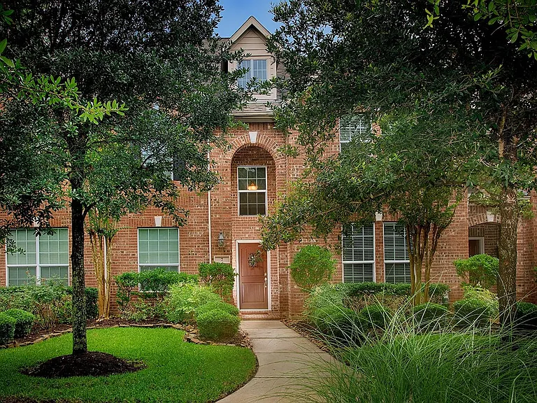 7 Bettina Ln — Photo 1
