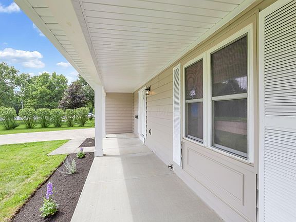 2nd image of 307 Lyncroft Dr
