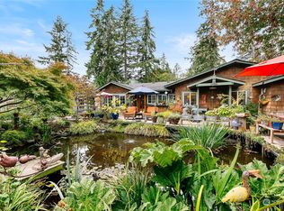 1220 Lovell Ave NW, Bainbridge Island, WA 98110