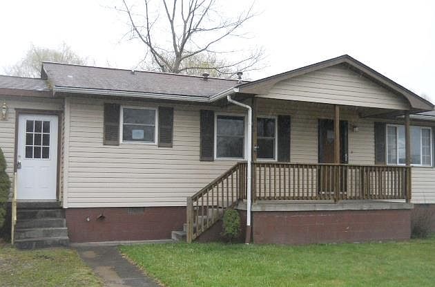 1st image of 402 Hidden Valley Dr