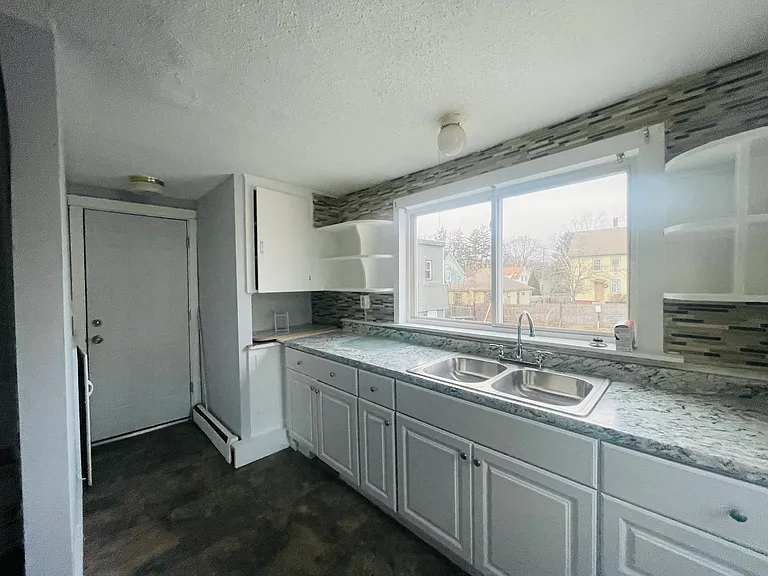 97 Wells St #2 — Photo 2