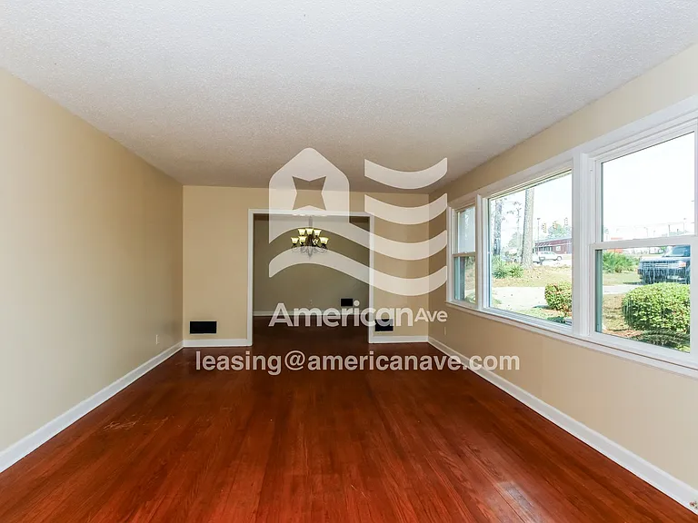 1632_003_living_room_3.jpg