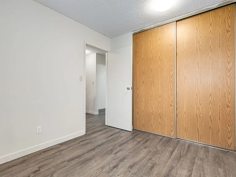 550 Rundlehorn Cir NE — Photo 16
