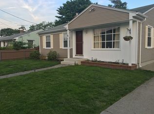 15 Anama Ave, Rumford, RI 02916