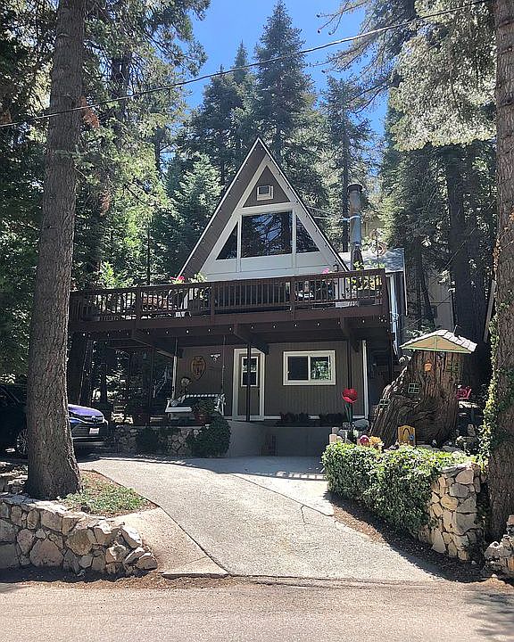2nd image of Larchmont Ln