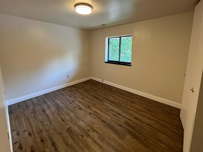 Colonial Oaks Apartments — Photo 14