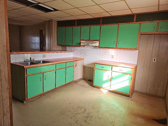 3rd image of 624 N Fillmore St