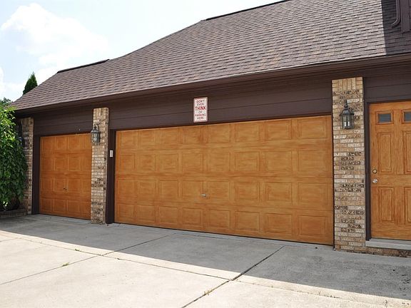 3rd image of 2860 Doncaster Dr