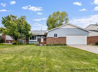 2709 Plain View Rd, Cheyenne, WY 82009