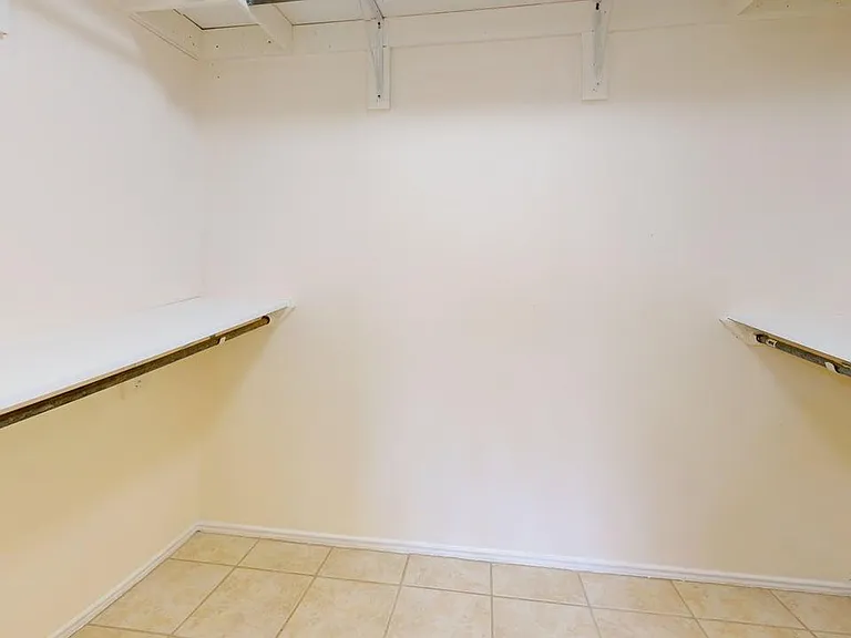 1325 Darjeeling Dr — Photo 13