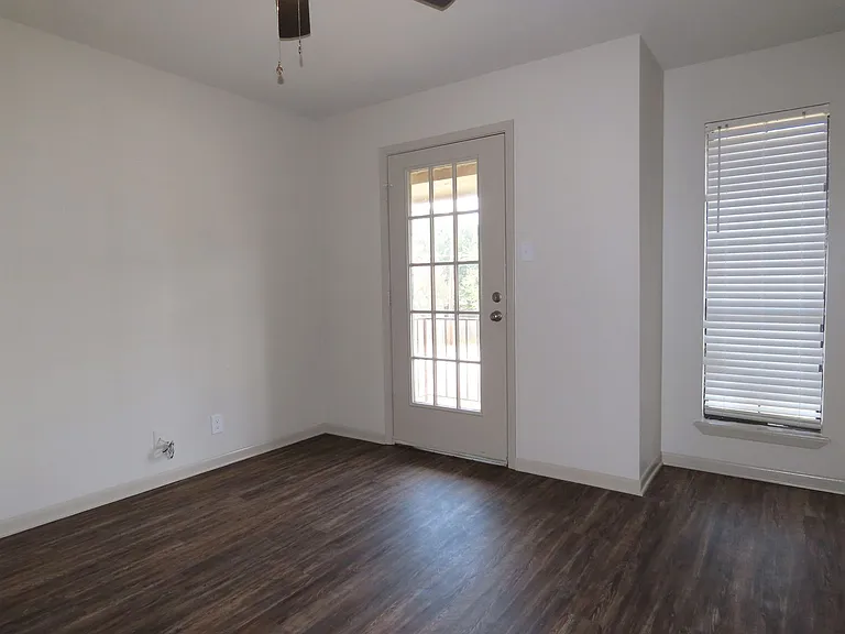 704 Kelli — Photo 27