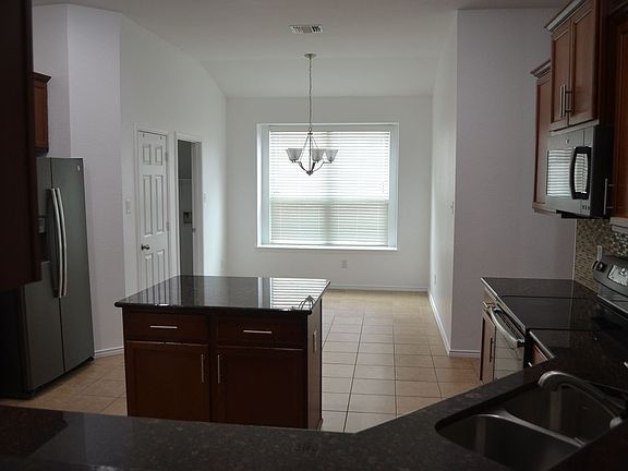 5th image of 3502 Lorne Dr