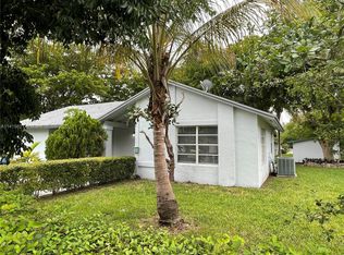 6530 SW 59th Pl, South Miami, FL 33143