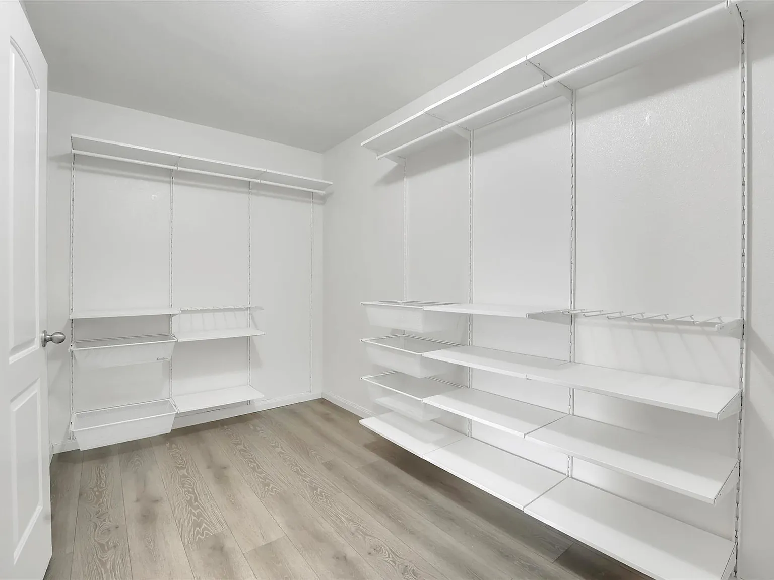 4 bed, 1658 sqft, $2,200 — Photo 4