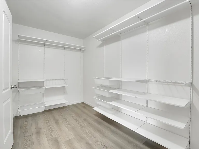 170 Kennedy Dr — Photo 16