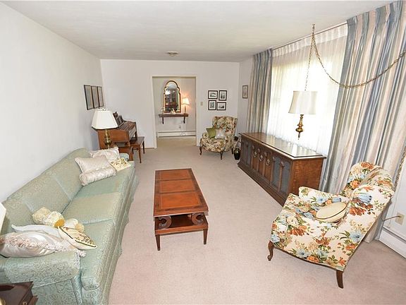 5th image of 1721 N Alanton Dr