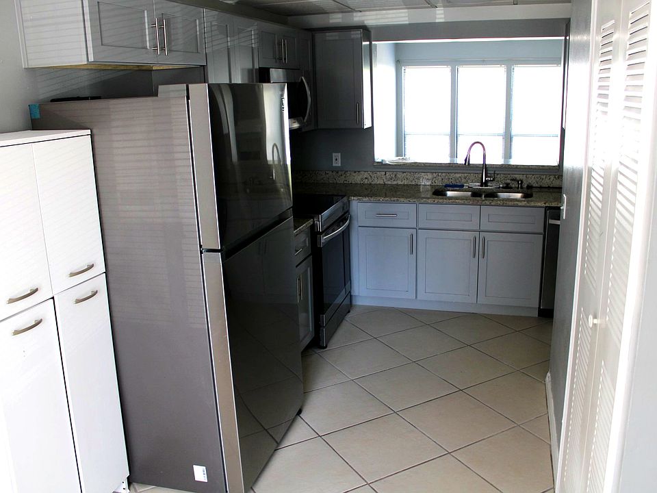 1st image of 2239 Stonington Ave