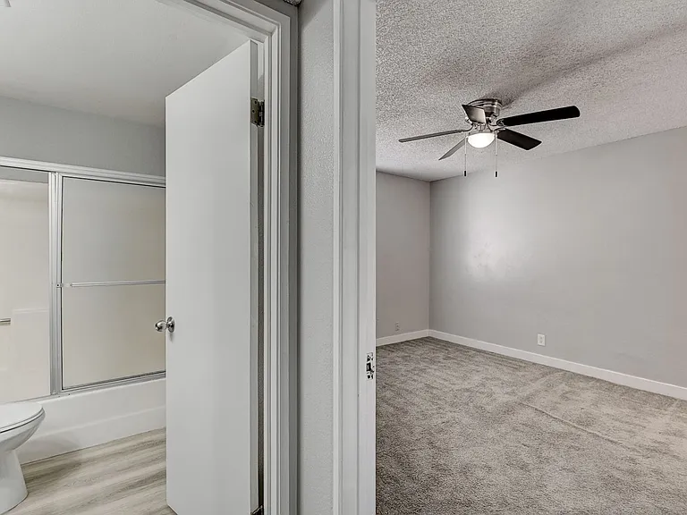 1305 Kari Lee Ct — Photo 15