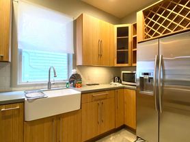 3426 Sacramento Street, 1