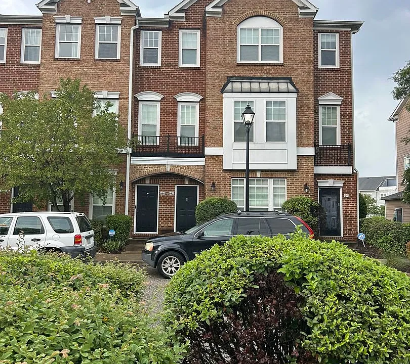 642 Claire Ln