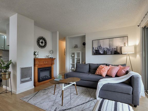 4th image of 460 Auburn Way APT 7